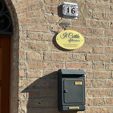 Affittacamere Il Cortile Chiaravalle Bagian luar foto