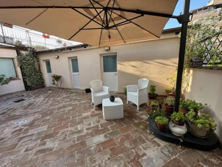 Affittacamere Il Cortile Chiaravalle Bagian luar foto